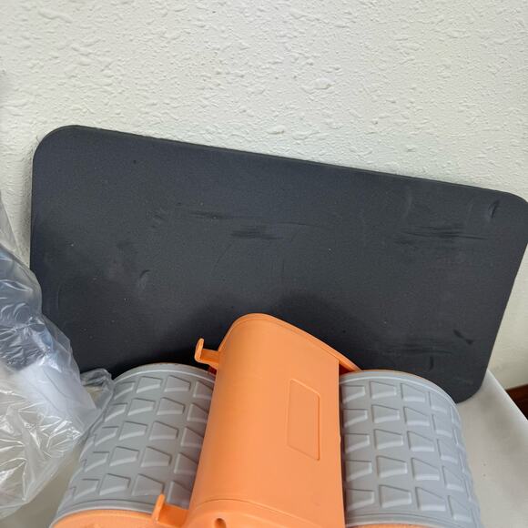 New In Box Automatic Rebound Abdominal Roller With Elbow Support - Picture 7 of 10